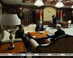 Александр Лукашенко проводит встречу с министром обороны России Андреем Белоусовым